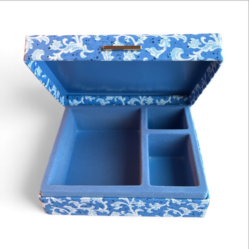 Avon Jewelry Box Vintage 1989 “Country Charm”